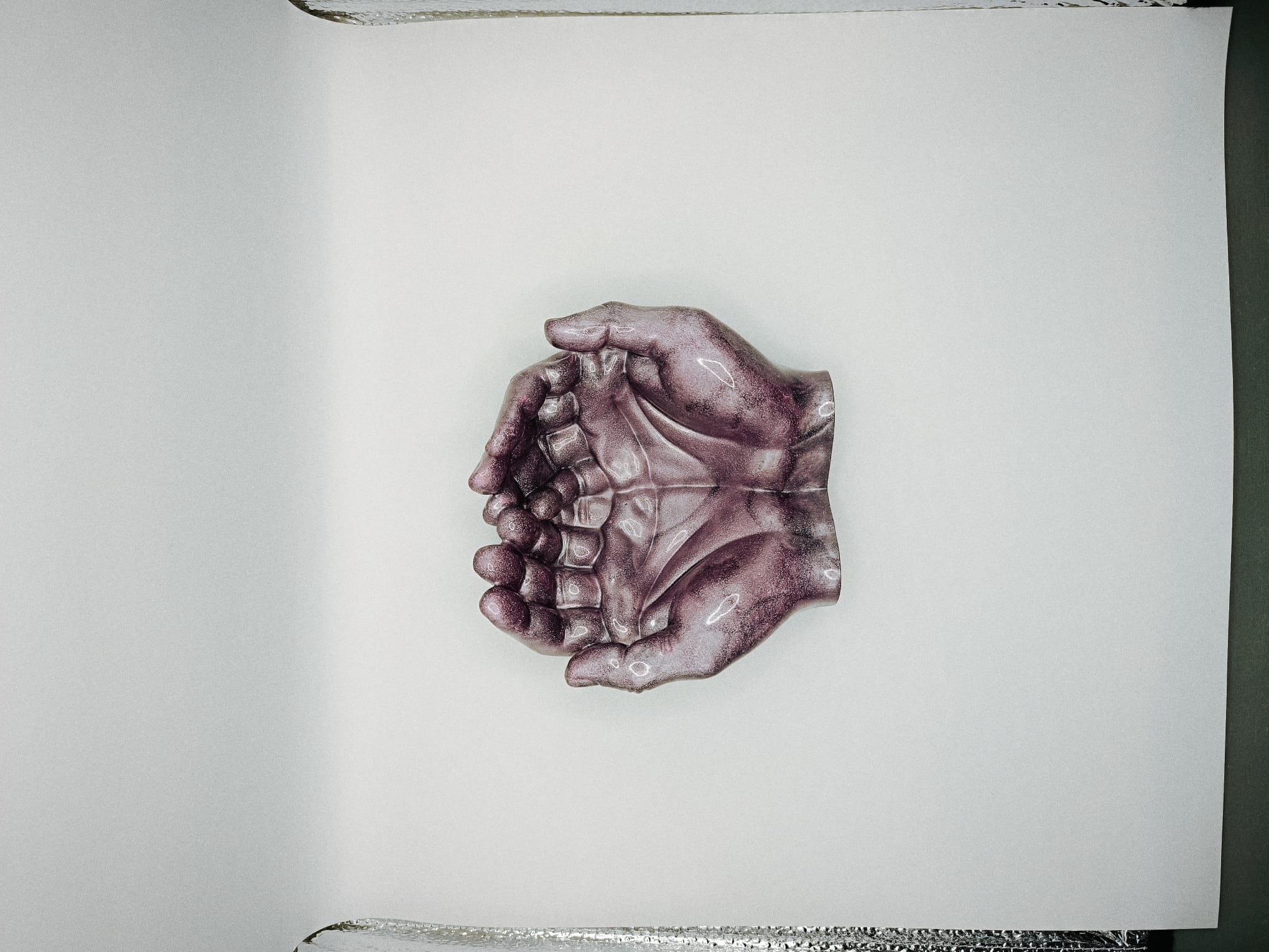 Vide poches forme de mains en résine – Image 7