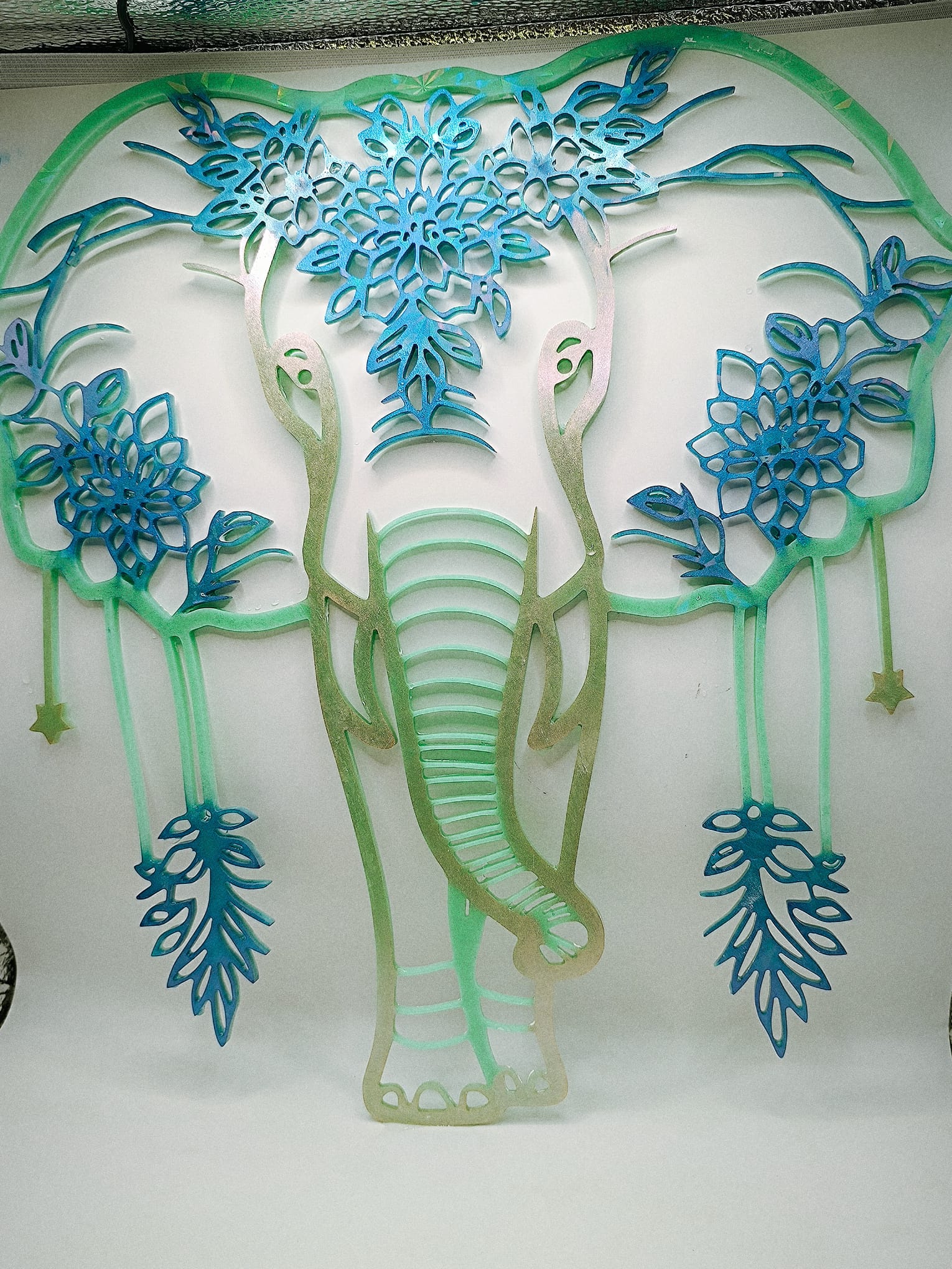 Éléphant Holographique en Résine – Image 2